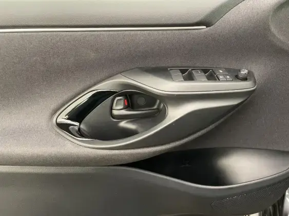 TOYOTA YARIS IV - voiture d'occasion - Photo 19