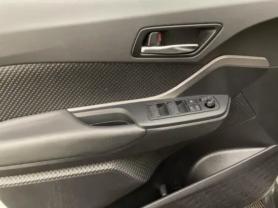 TOYOTA C-HR - voiture d'occasion - Photo 19