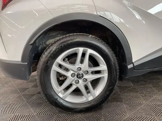 TOYOTA C-HR - voiture d'occasion - Photo 25