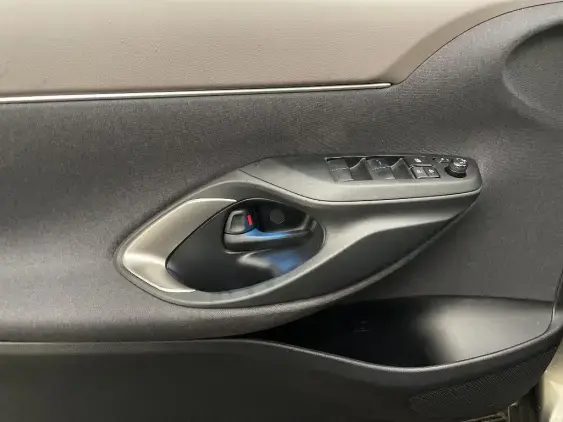 TOYOTA YARIS CROSS I - voiture d'occasion - Photo 19