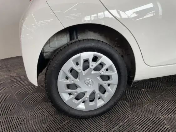 TOYOTA AYGO II - voiture d'occasion - Photo 25