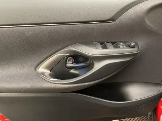 TOYOTA YARIS CROSS I - voiture d'occasion - Photo 19