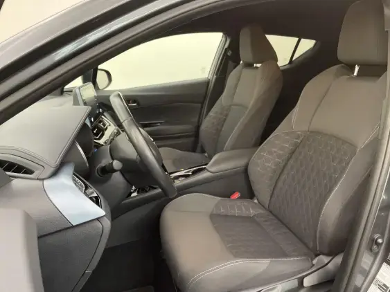 TOYOTA C-HR - voiture d'occasion - Photo 18