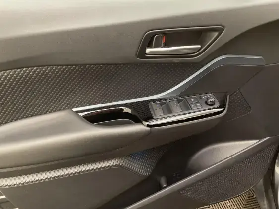 TOYOTA C-HR - voiture d'occasion - Photo 19