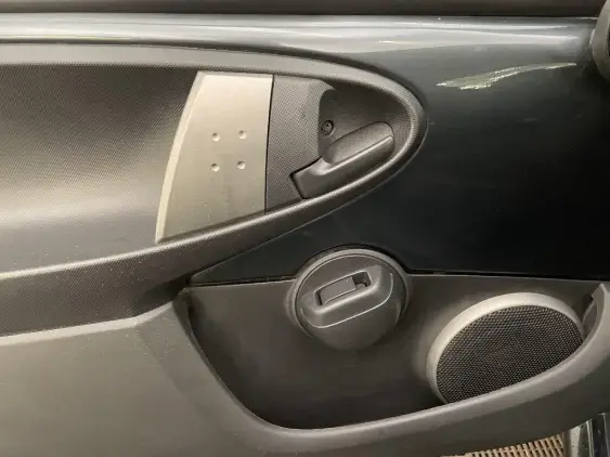TOYOTA AYGO - voiture d'occasion - Photo 19