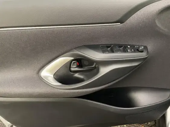 TOYOTA YARIS CROSS I - voiture d'occasion - Photo 19