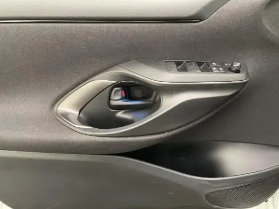 TOYOTA YARIS IV - voiture d'occasion - Photo 19