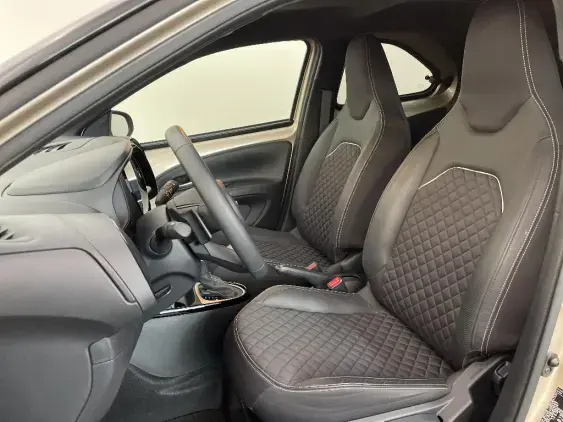 TOYOTA AYGO X - voiture d'occasion - Photo 18