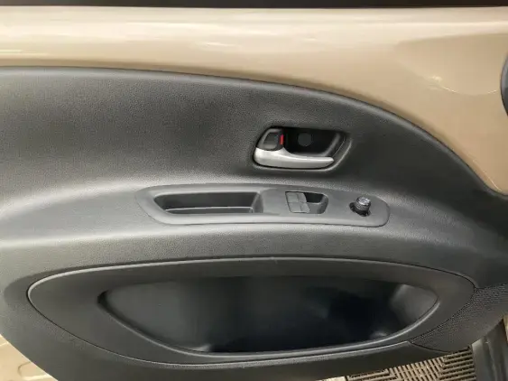 TOYOTA AYGO X - voiture d'occasion - Photo 19