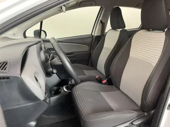 TOYOTA YARIS III - voiture d'occasion - Photo 18