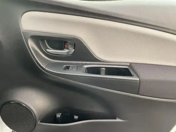 TOYOTA YARIS III - voiture d'occasion - Photo 20