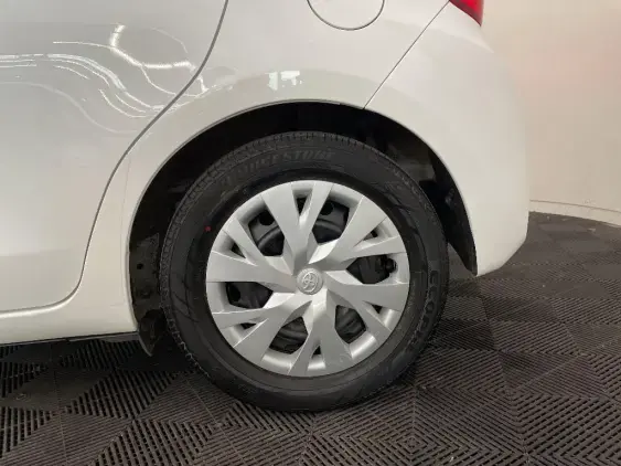 TOYOTA YARIS III - voiture d'occasion - Photo 24