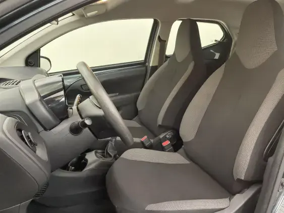 TOYOTA AYGO II - voiture d'occasion - Photo 18