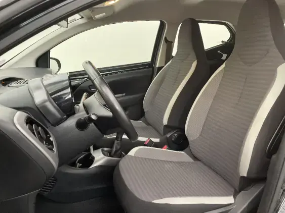 TOYOTA AYGO II - voiture d'occasion - Photo 18