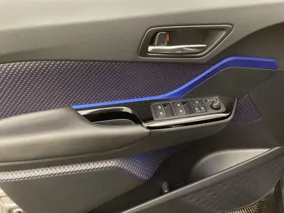 TOYOTA C-HR - voiture d'occasion - Photo 19