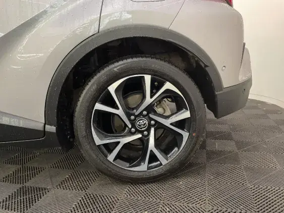 TOYOTA C-HR - voiture d'occasion - Photo 24