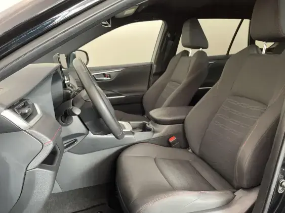 TOYOTA RAV4 V - voiture d'occasion - Photo 18