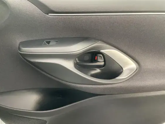 TOYOTA YARIS IV - voiture d'occasion - Photo 20