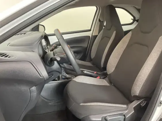 TOYOTA AYGO X - voiture d'occasion - Photo 18