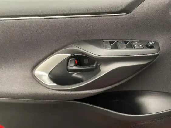 TOYOTA YARIS IV - voiture d'occasion - Photo 19