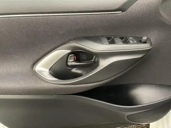 TOYOTA YARIS IV - voiture d'occasion - Photo 19