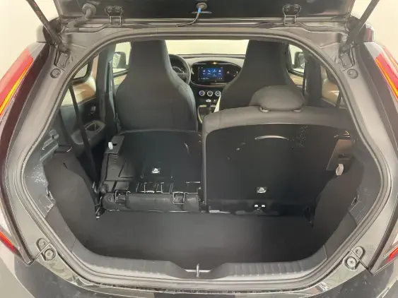 TOYOTA AYGO X - voiture d'occasion - Photo 16