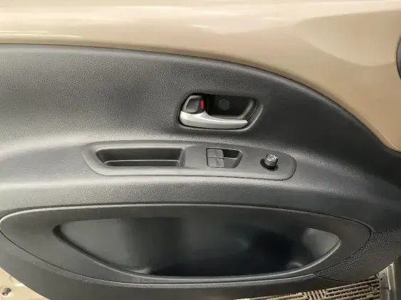 TOYOTA AYGO X - voiture d'occasion - Photo 19