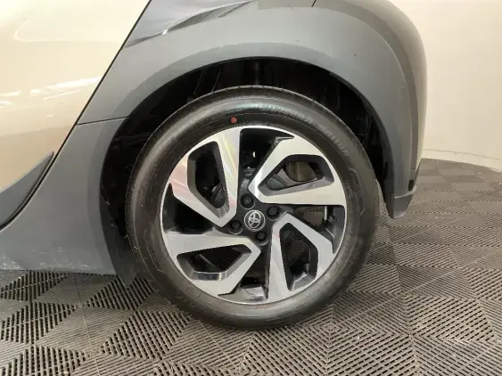 TOYOTA AYGO X - voiture d'occasion - Photo 24