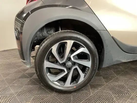 TOYOTA AYGO X - voiture d'occasion - Photo 25