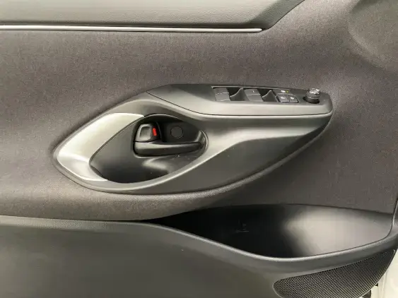 TOYOTA YARIS IV - voiture d'occasion - Photo 19
