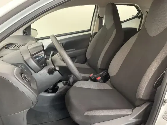 TOYOTA AYGO II - voiture d'occasion - Photo 18