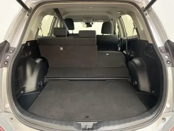 TOYOTA RAV4 IV - voiture d'occasion - Photo 16