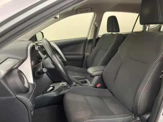 TOYOTA RAV4 IV - voiture d'occasion - Photo 18