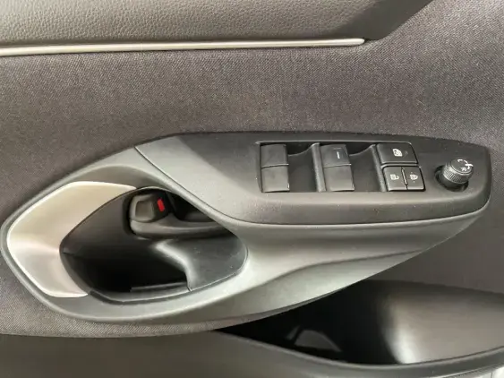TOYOTA YARIS IV - voiture d'occasion - Photo 17