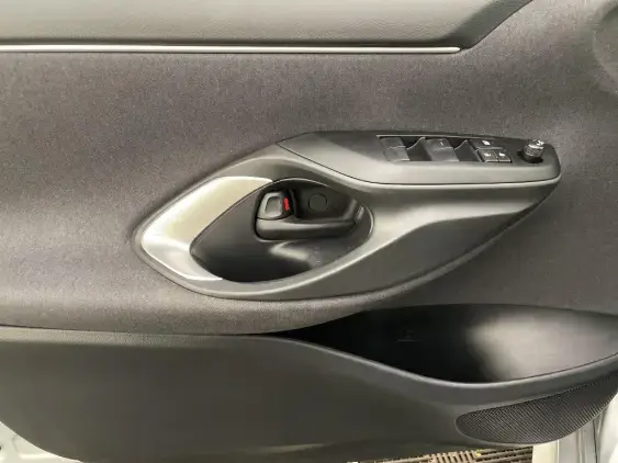 TOYOTA YARIS IV - voiture d'occasion - Photo 19