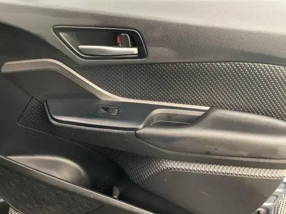 TOYOTA C-HR - voiture d'occasion - Photo 20