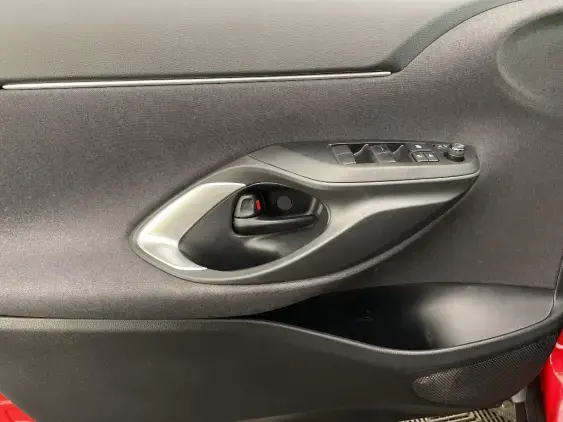 TOYOTA YARIS CROSS I - voiture d'occasion - Photo 19