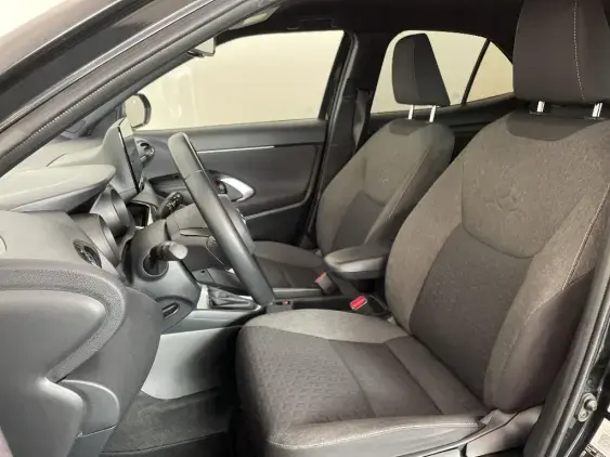 TOYOTA YARIS CROSS I - voiture d'occasion - Photo 18