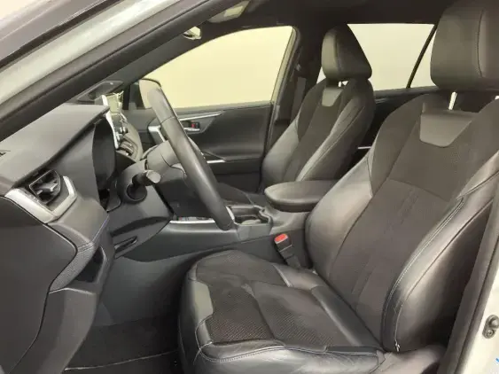 TOYOTA RAV4 V - voiture d'occasion - Photo 18