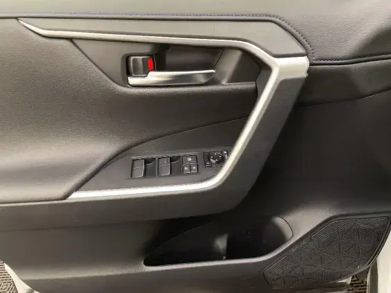 TOYOTA RAV4 V - voiture d'occasion - Photo 19