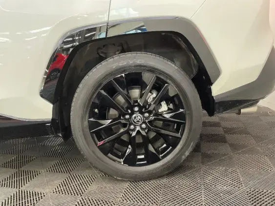 TOYOTA RAV4 V - voiture d'occasion - Photo 24