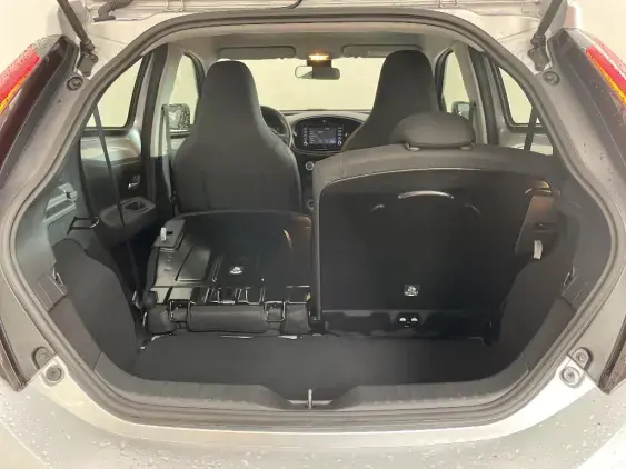 TOYOTA AYGO X - voiture d'occasion - Photo 16