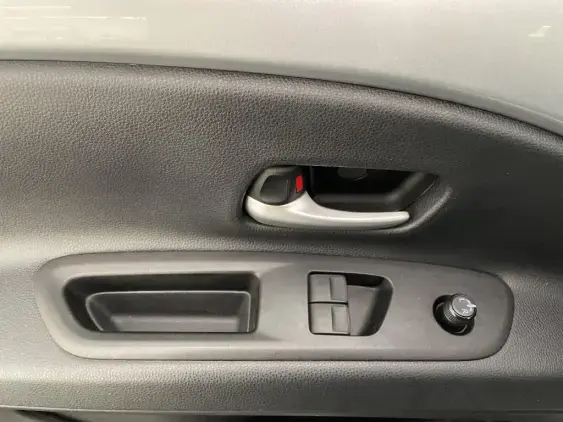 TOYOTA AYGO X - voiture d'occasion - Photo 17
