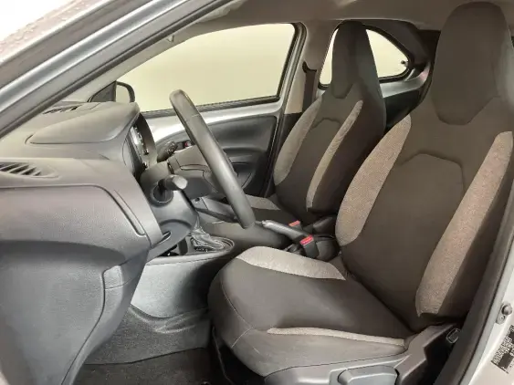 TOYOTA AYGO X - voiture d'occasion - Photo 18