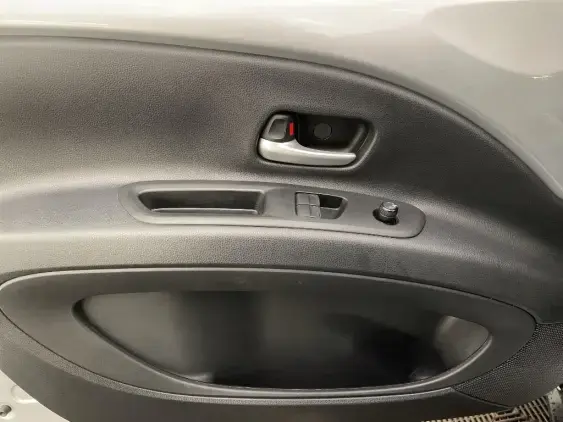 TOYOTA AYGO X - voiture d'occasion - Photo 19