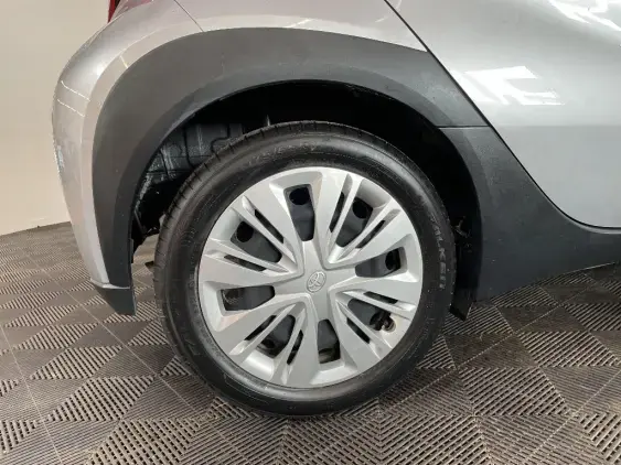 TOYOTA AYGO X - voiture d'occasion - Photo 25