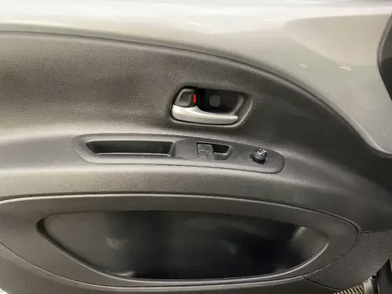 TOYOTA AYGO X - voiture d'occasion - Photo 19