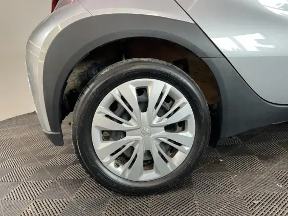 TOYOTA AYGO X - voiture d'occasion - Photo 25
