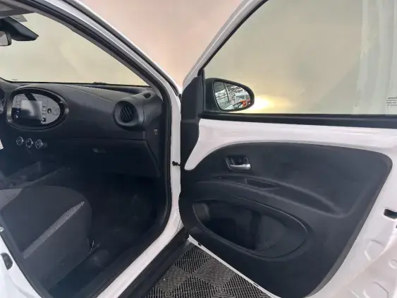 TOYOTA AYGO X - voiture d'occasion - Photo 20