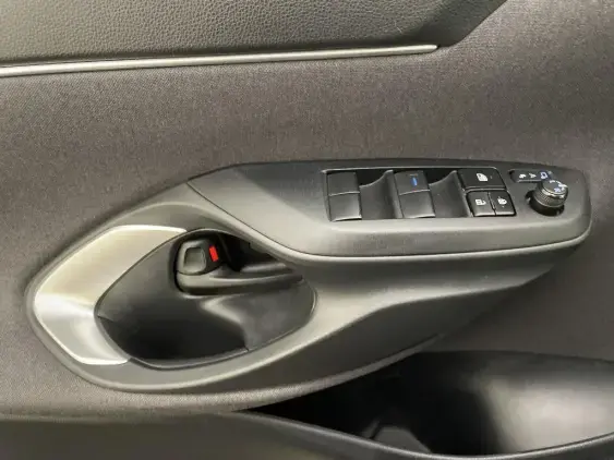 TOYOTA YARIS CROSS I - voiture d'occasion - Photo 17
